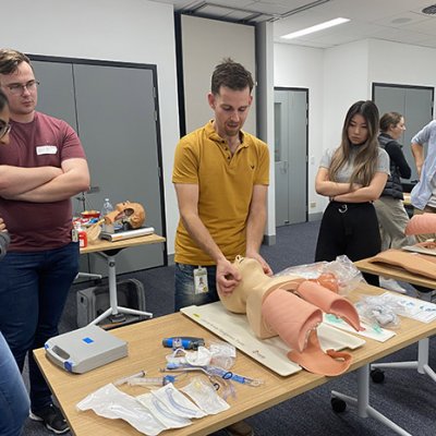 UQ medical students get hands-on training as part of the Central Queensland and Wide Bay Regional Medical Pathway. 